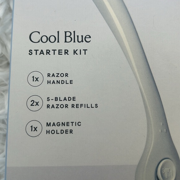 Billie Razor Starter Kit with 2 refills and magnetic holder - Picture 2 of 3